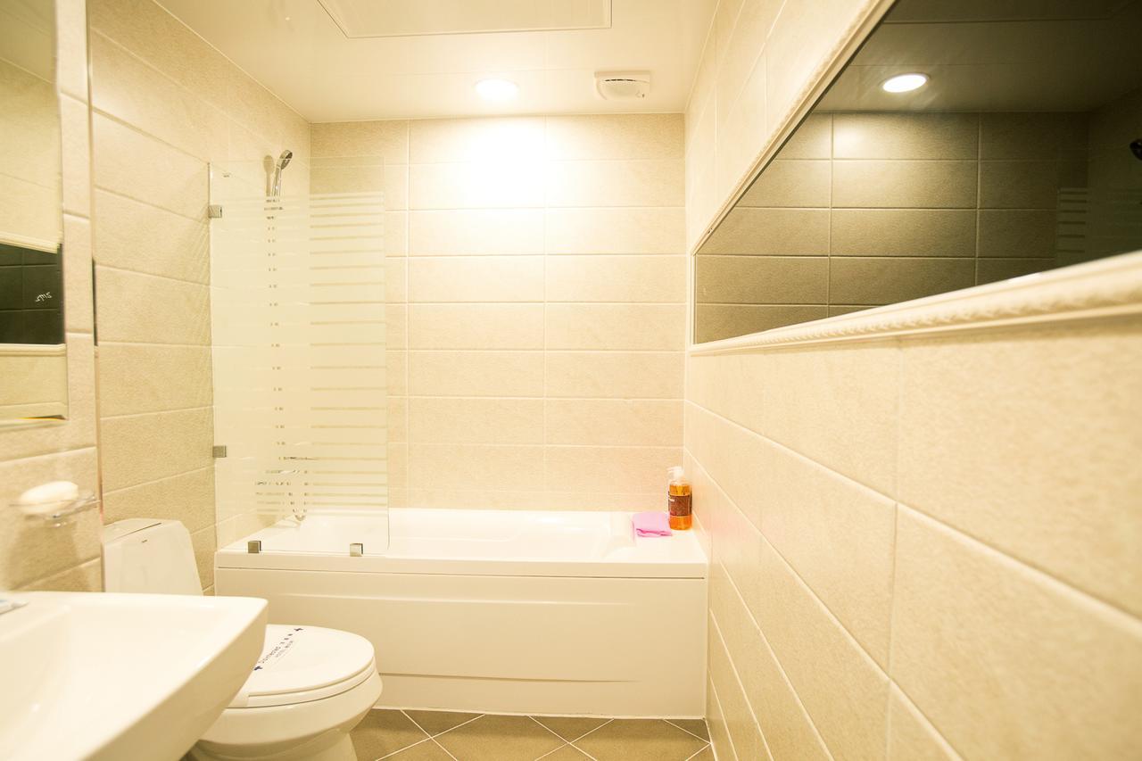 Major Hotel 2 Jeju Bagian luar foto